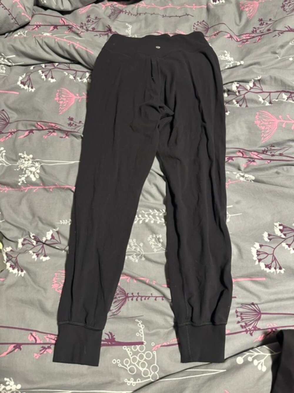 Lululemon Align joggers size 6